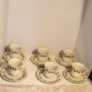 1986 R.H.Macy’s “All the Trimmings” Holly, 12pcs 6 Cups And 6 Saucers